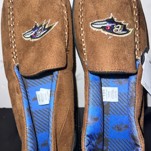 Brown Embroidered NFL Slippers - Picture 3 of 4